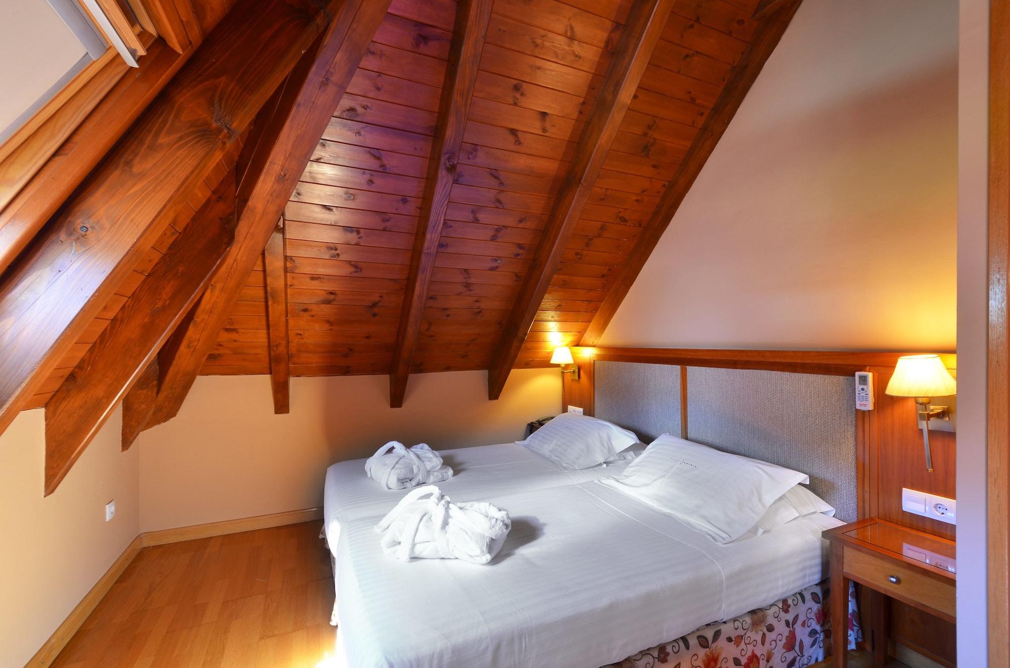 Hotel Spa Acevi Val D'Aran เบียญา ภายนอก รูปภาพ