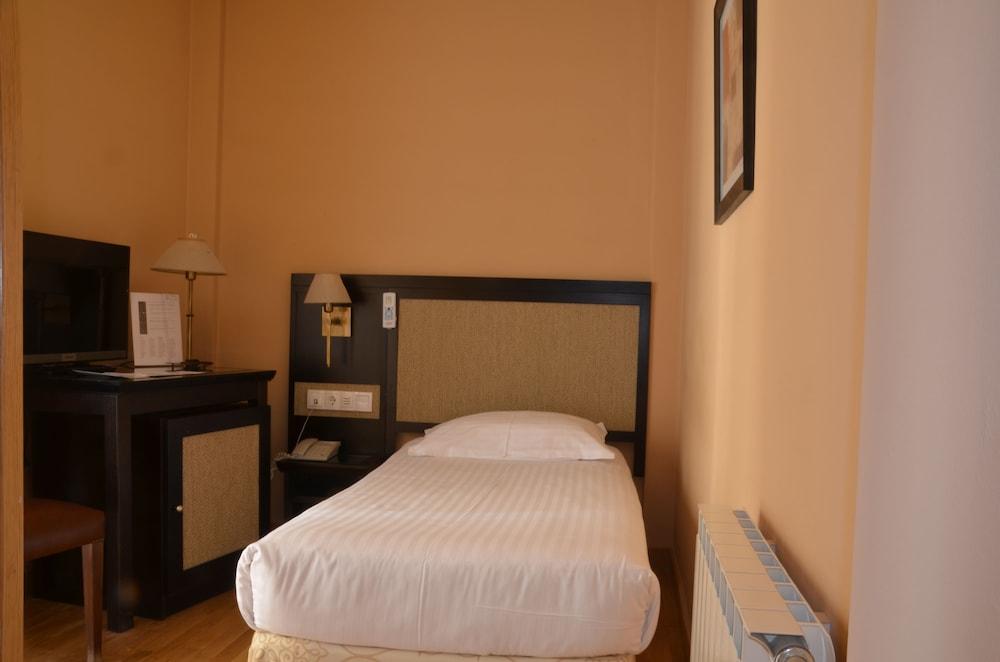 Hotel Spa Acevi Val D'Aran เบียญา ภายนอก รูปภาพ