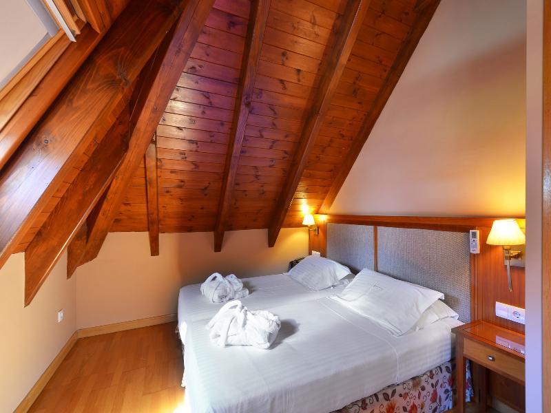 Hotel Spa Acevi Val D'Aran เบียญา ภายนอก รูปภาพ