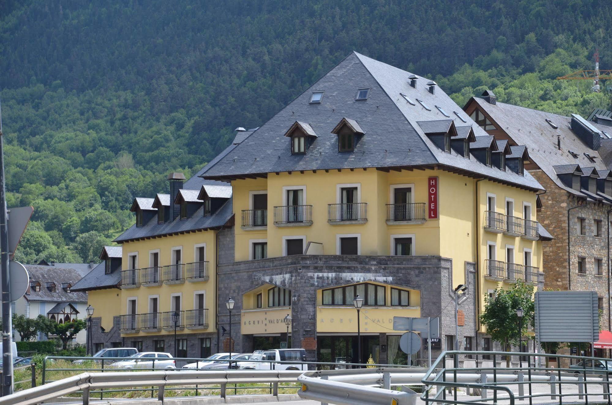 Hotel Spa Acevi Val D'Aran เบียญา ภายนอก รูปภาพ